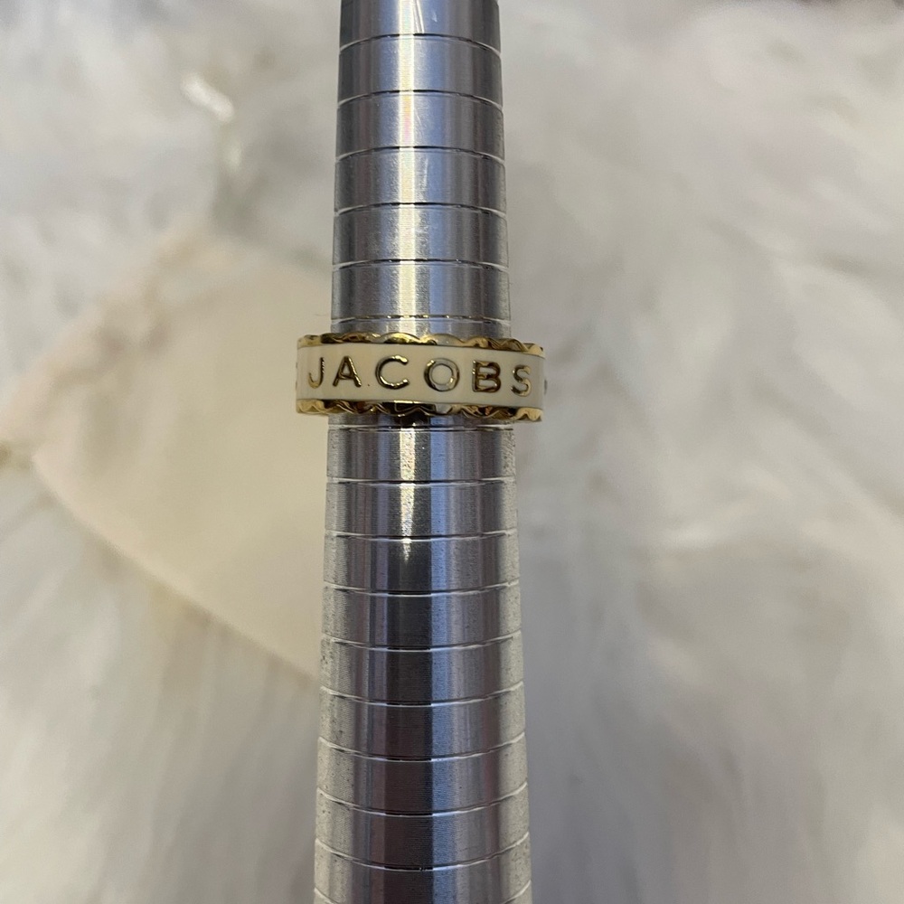 Marc Jacobs scalloped Ring - Picture 4 of 5